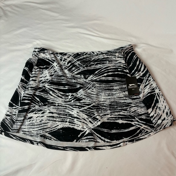 Slazenger Pants - Slazenger Women Size 2XL Ink Blot Black Golf Tennis Flounce Skort Skirt NEW